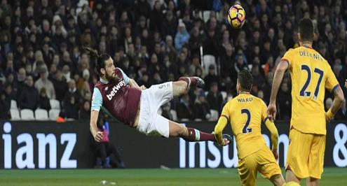 "نحس الإصابات" يحرم مهاجم ويست هام من الانتقال إلى تشيلسي